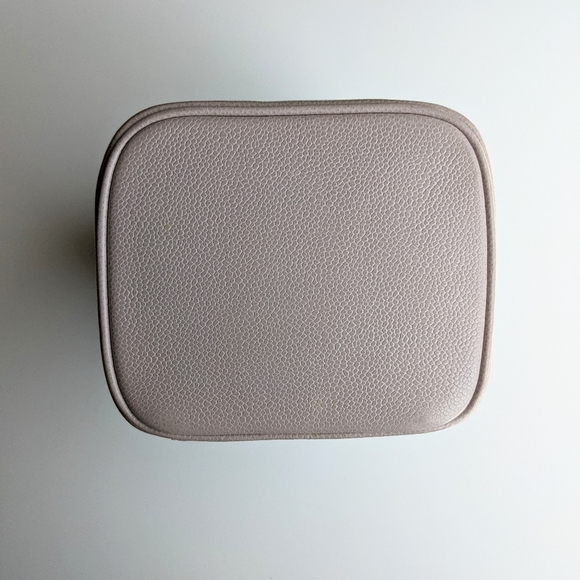 SOLD. Chanel Vintage Vanity Case - Picture 6 of 16